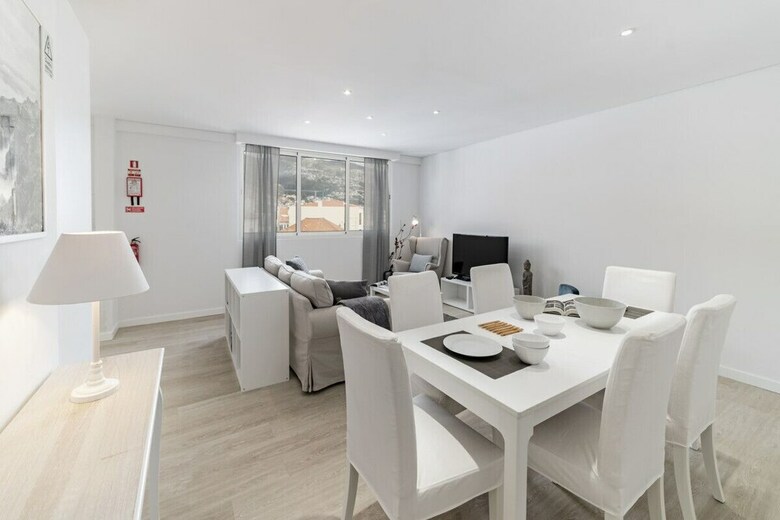 Cal�ada Do Pico I By An Island Apart