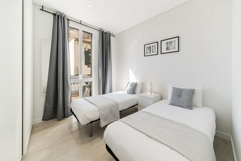 Cal�ada Do Pico I By An Island Apart