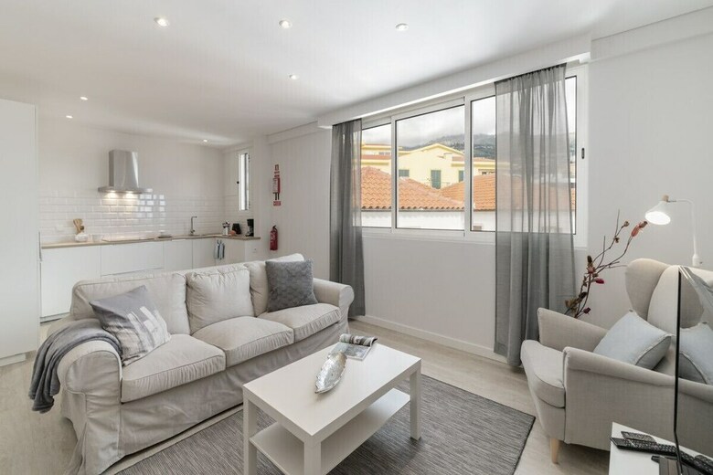 Cal�ada Do Pico I By An Island Apart