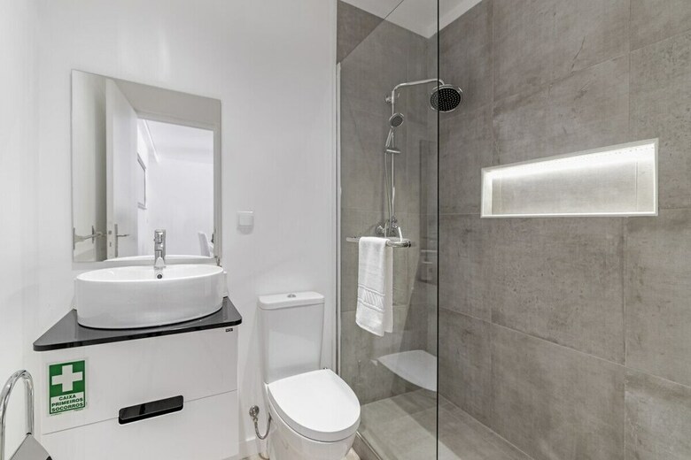 Cal�ada Do Pico I By An Island Apart