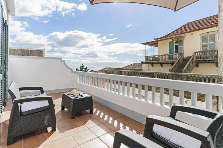 Cal�ada Do Pico I By An Island Apart