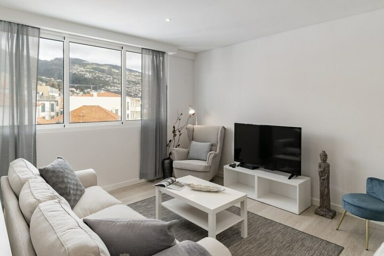 Cal�ada Do Pico I By An Island Apart