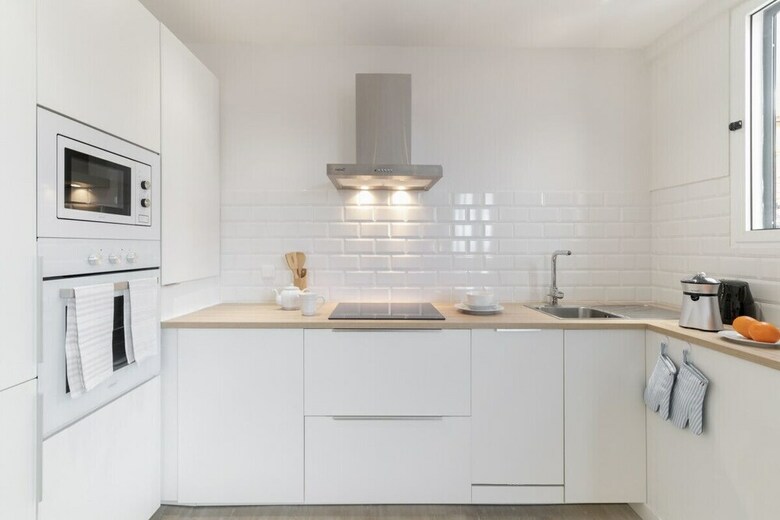 Cal�ada Do Pico I By An Island Apart