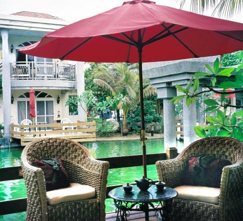 Hotel Swan Lake Villa Resort