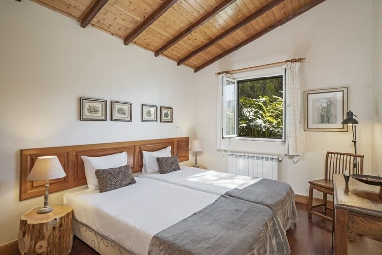 Quinta Dev�nia II - T�lia By An Island Apart