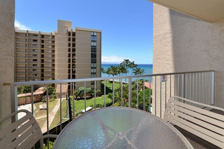 Royal Kahana 618 Studio Bedroom Condo