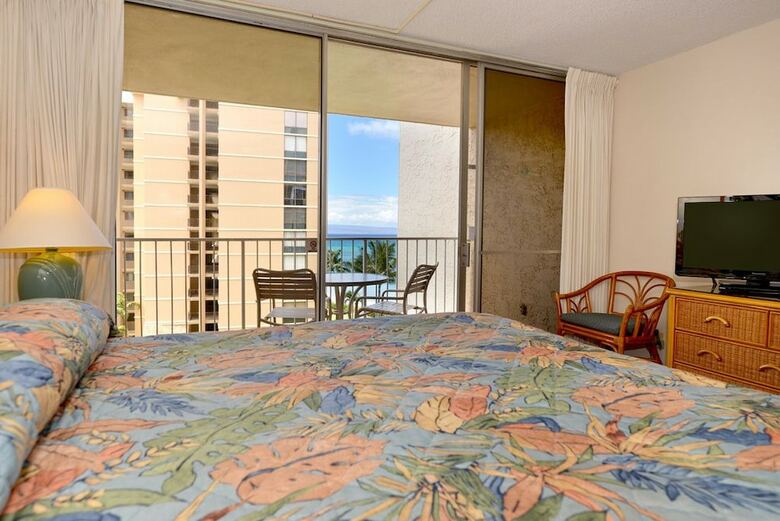 Royal Kahana 618 Studio Bedroom Condo