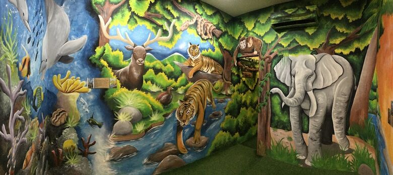 Hotel Winggarden Murals House