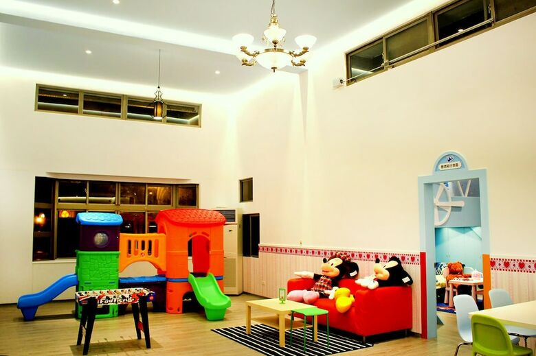 Bed & Breakfast Poetic Castle-family Theme Villa