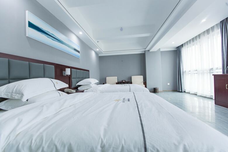 Jun Yue Man Ju Hotel