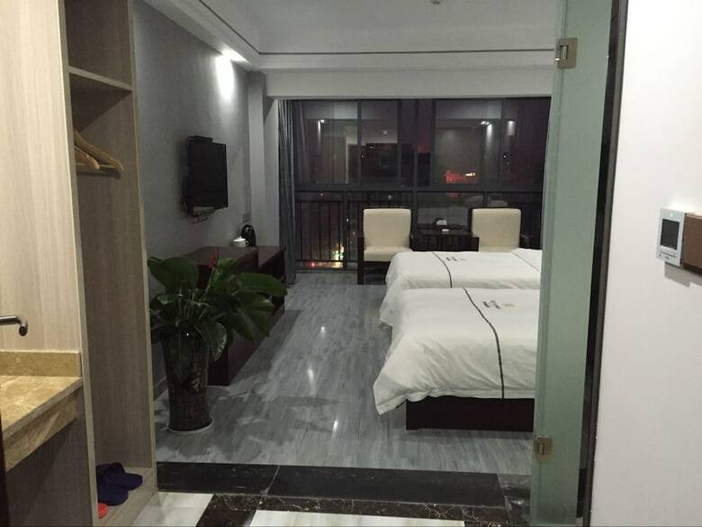 Jun Yue Man Ju Hotel