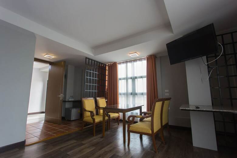 Iron Resort&hotel