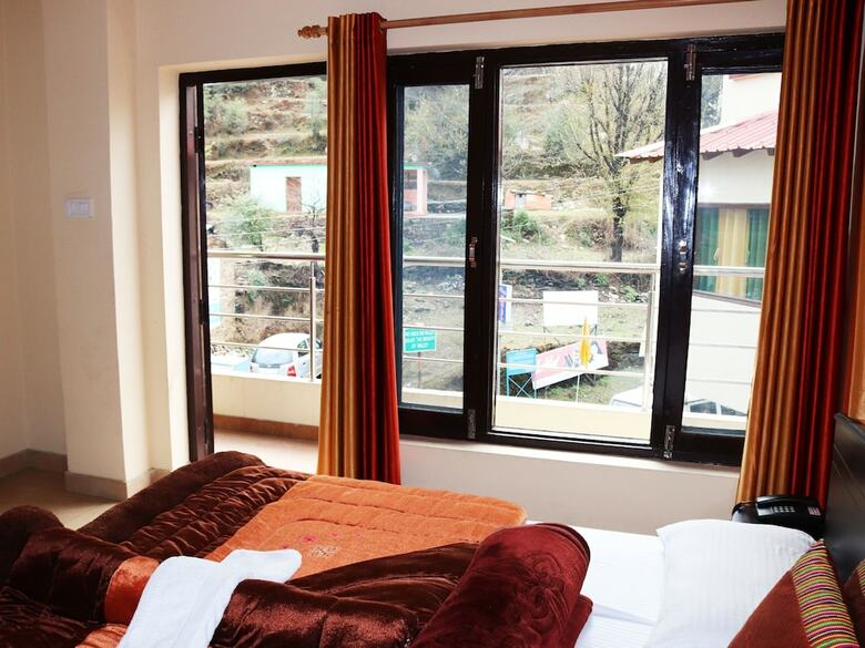 Hotel Shivalik River Retreat