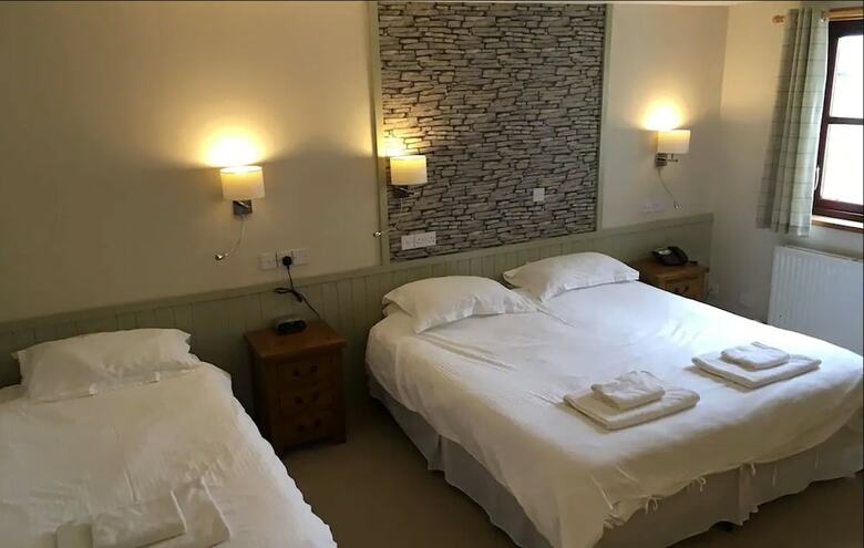 Standing Stones Hotel