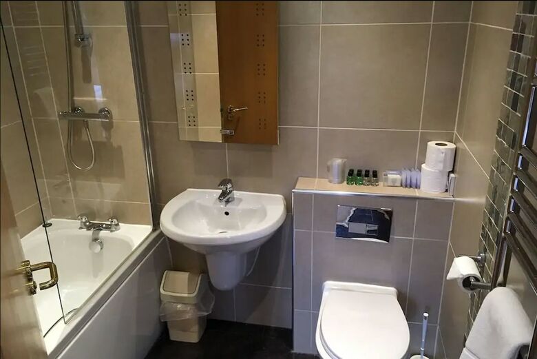 Standing Stones Hotel