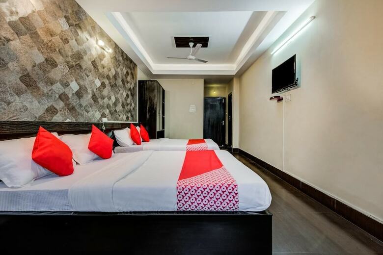 Oyo 14008 Hotel The Avenue