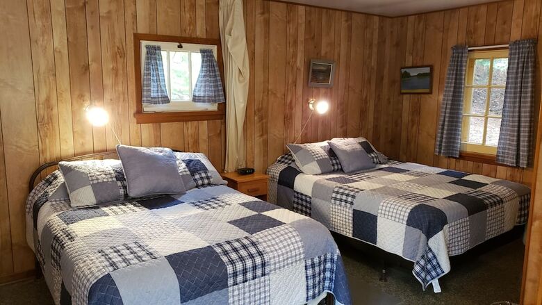 Hotel Miners Bay Lodge