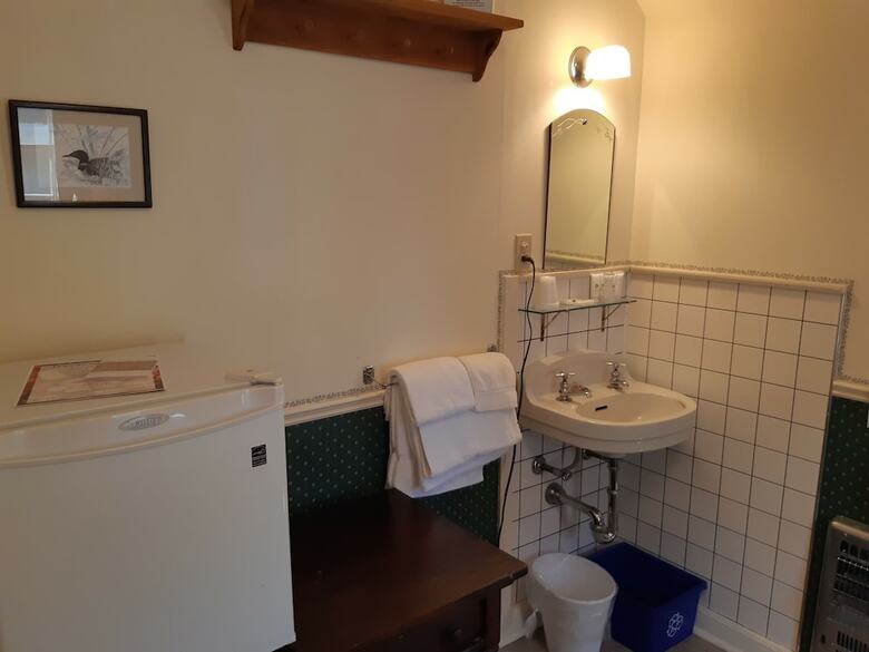 Hotel Miners Bay Lodge