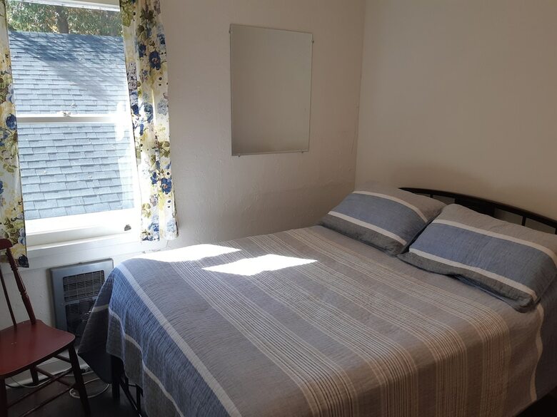 Hotel Miners Bay Lodge