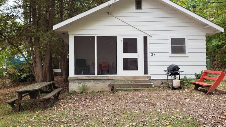 Hotel Miners Bay Lodge