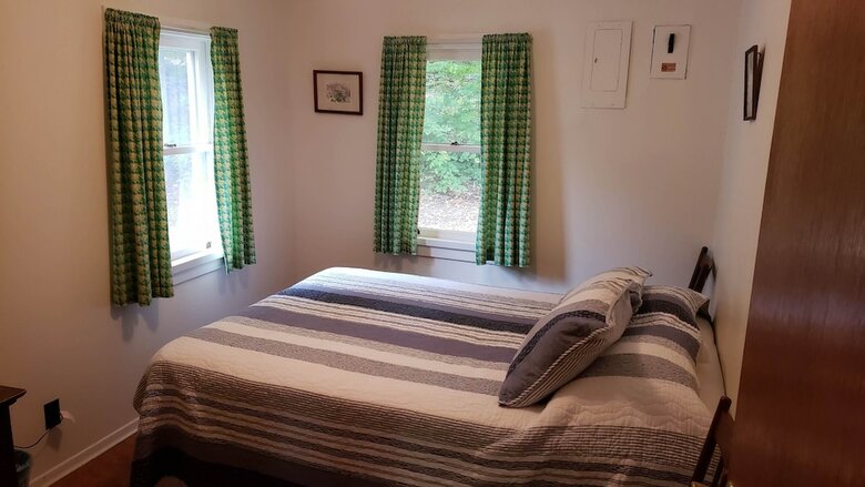 Hotel Miners Bay Lodge