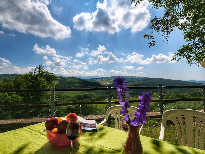 Rustic Apartment In Caprese Michelangelo Near Lake