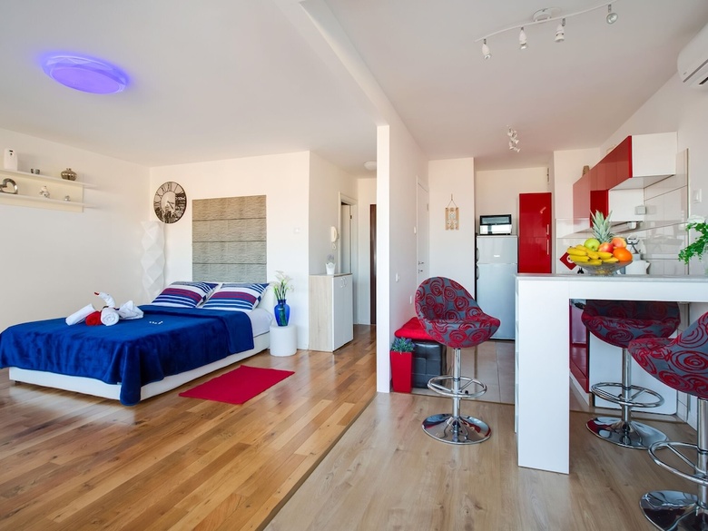 Studio Apartment In Zagreb With Lake Nearby
