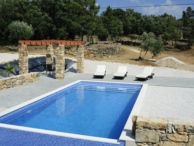 Modern Holiday Home In Lisbon With Swimming Pool