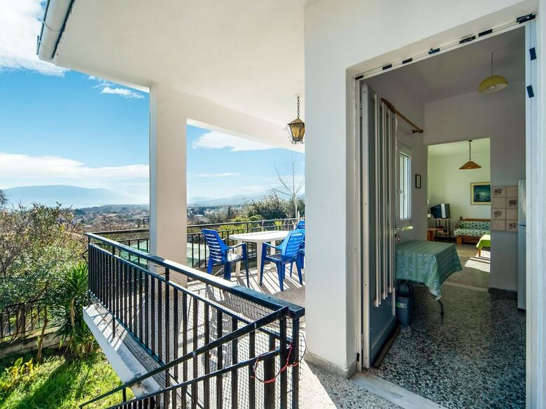 Seaside Holiday Home In Asprovalta With Balcony
