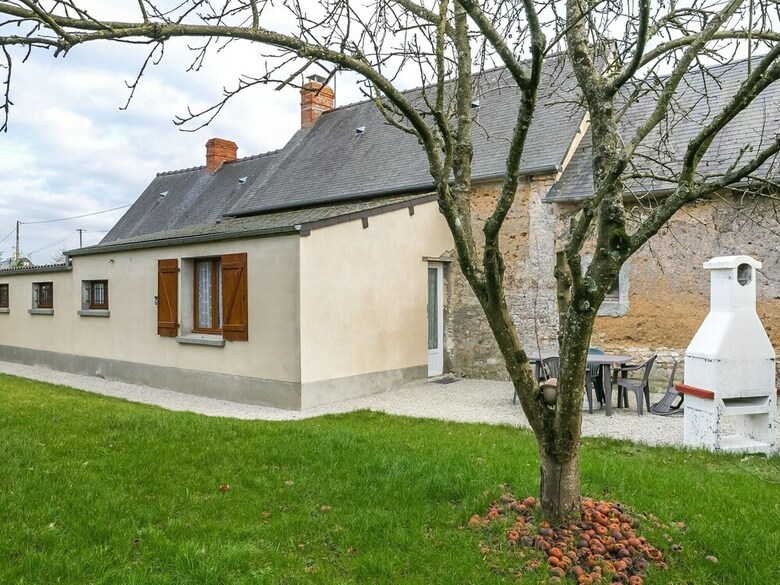 Rustic Holiday Home In M�autis With Garden