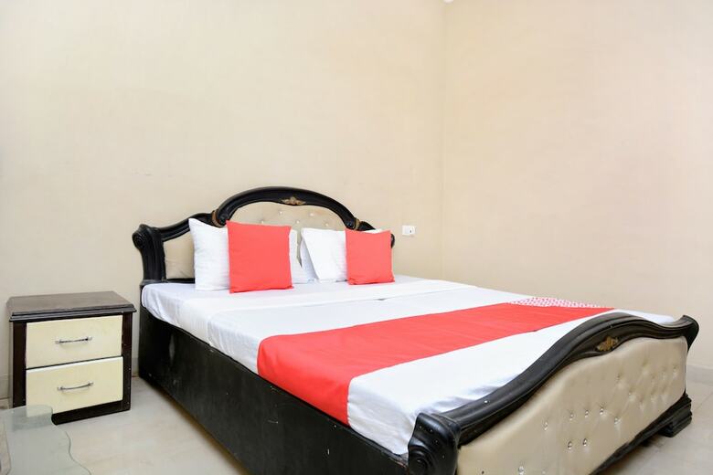 Hotel Oyo 27963 Dreamland
