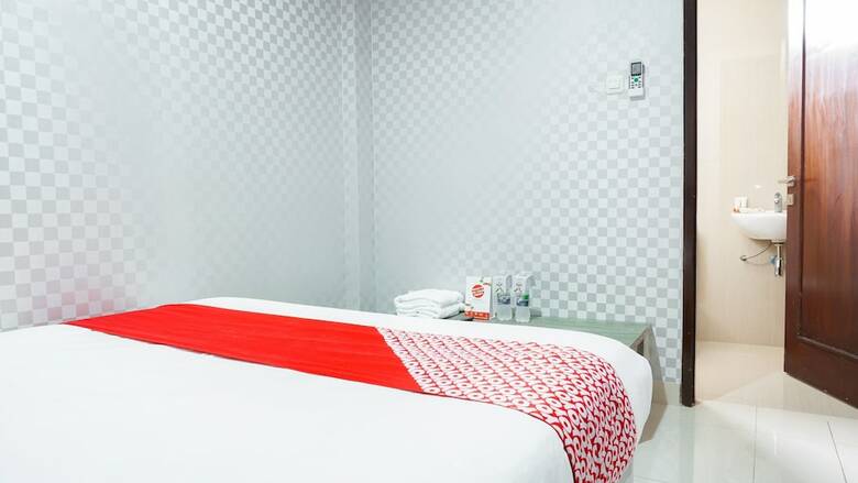 Hotel Oyo 2609 Black Dots