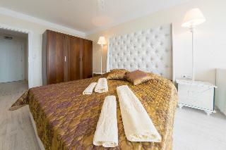 Hotel Harmony Suites 8 & 9