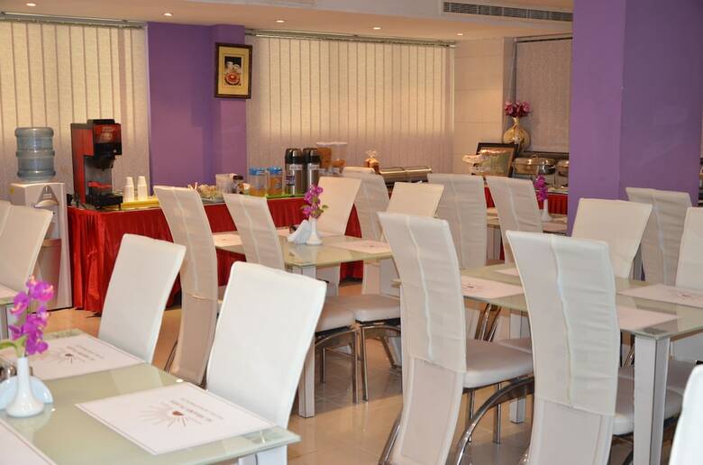 Apartamentos Al Jazeera Hotel Appartments Llc