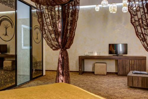 Khan-chinar Hotel