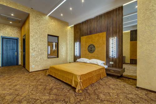Khan-chinar Hotel