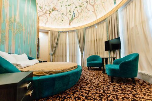 Khan-chinar Hotel