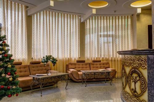 Khan-chinar Hotel