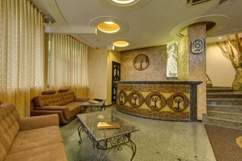Khan-chinar Hotel