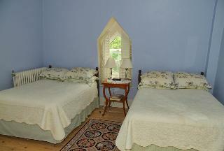 Hotel Bluenose Lodge