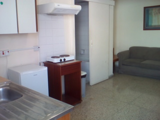 Flora Maria Hotel And Annex Apartments