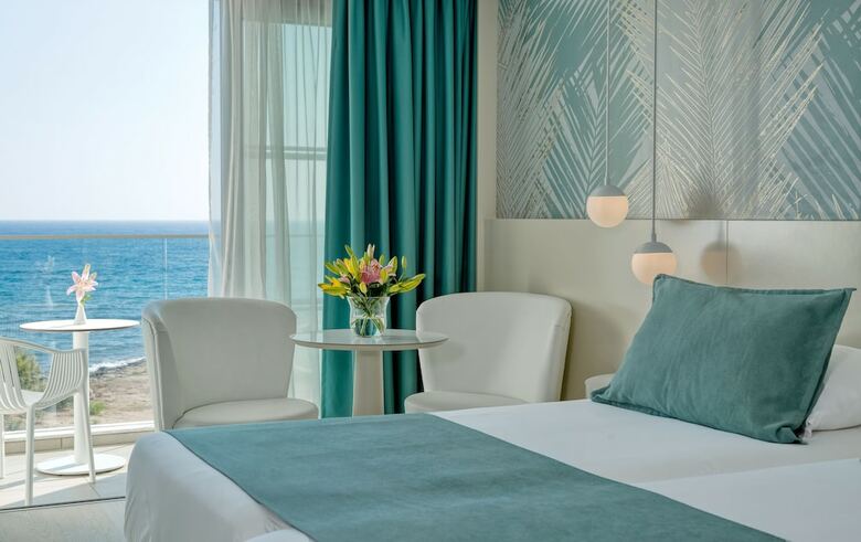 Louis Ivi Mare Hotel