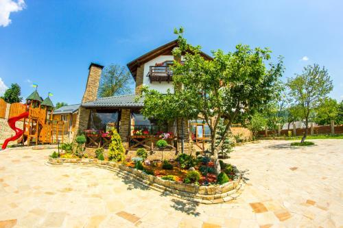 Hotel Guzul's House