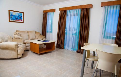 Sunhill Hotel