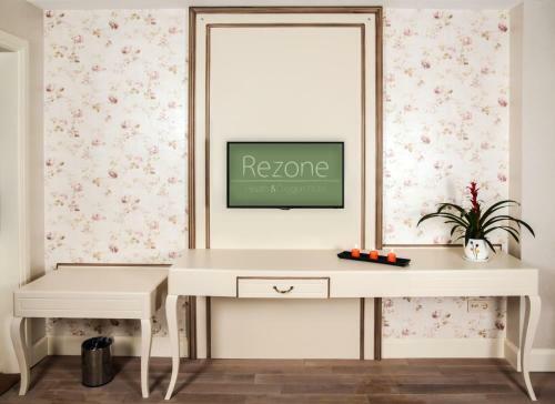 Rezone Health & Oxygen Hotel