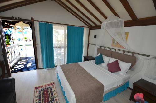 Hostal Bora Bora Marin