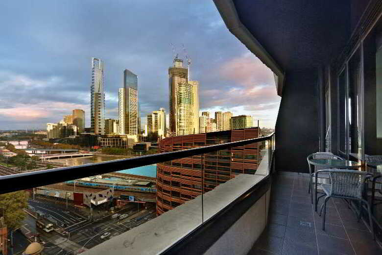 Aparthotel Aura On Flinders Serviced Apartment