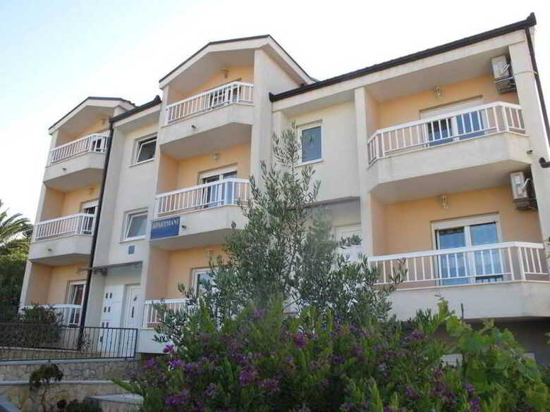 Hotel Apartments Mia