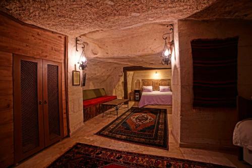 Jerveni Cave Hotel