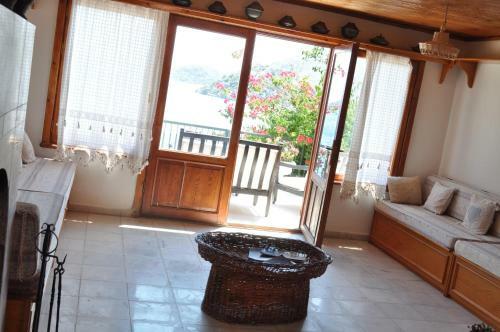 Bozburun Pembe Yunus Hotel